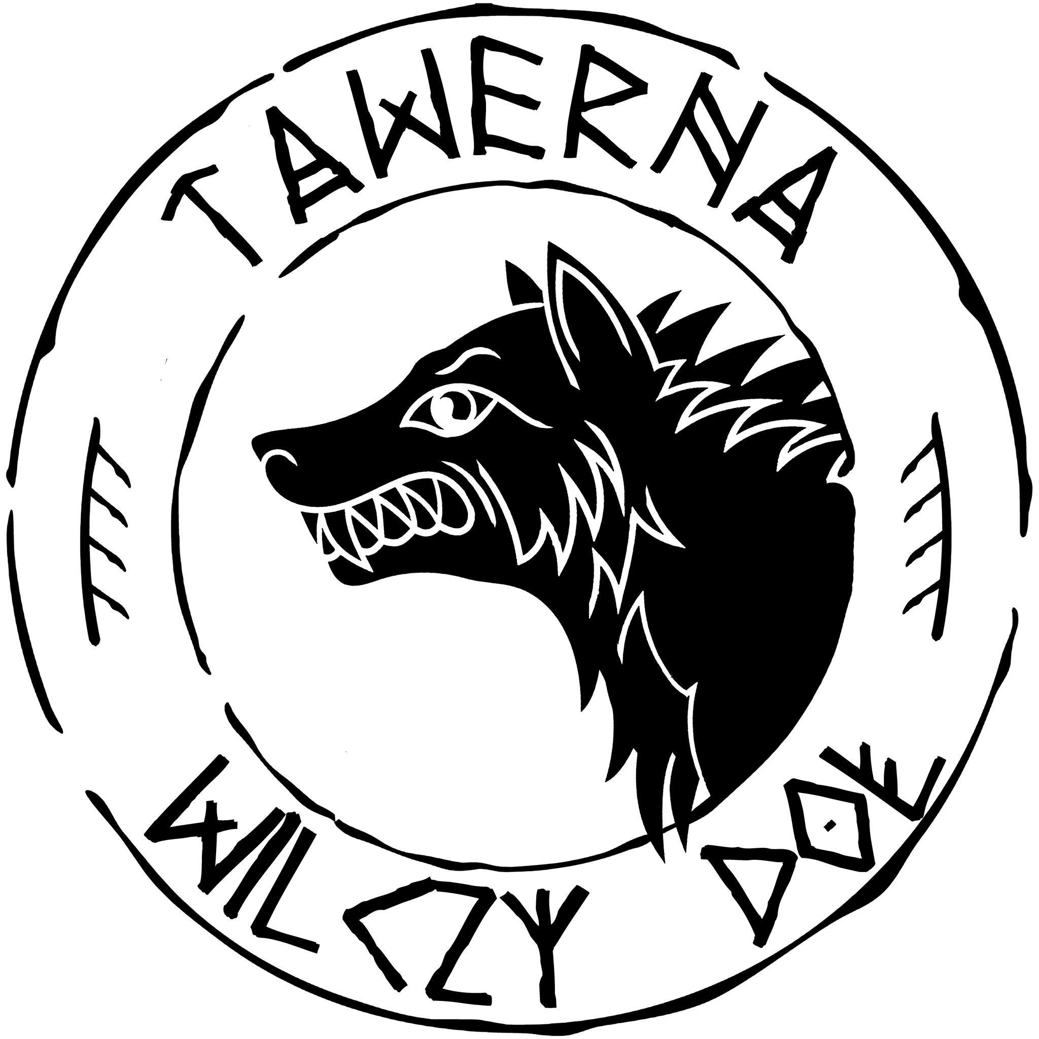 Tawerna Wilczy Dół — wnętrze przy świecach